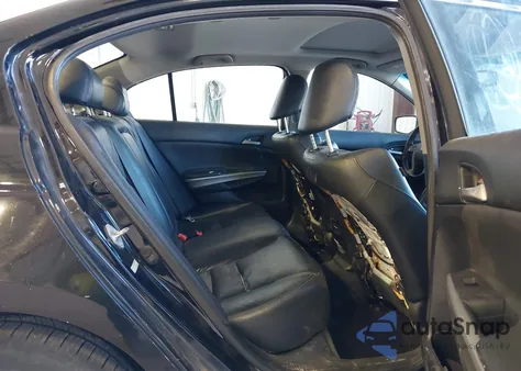 2010 Honda Accord 3.5 Ex-L z USA, uszkodzony, nr VIN 1HGCP3F84AA021275